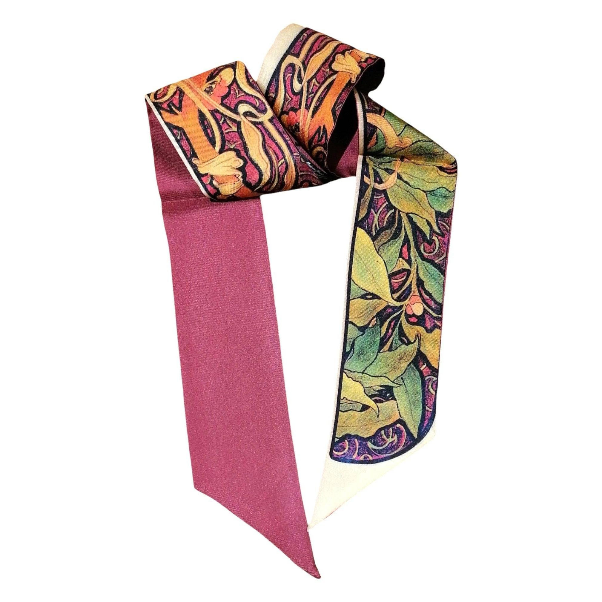 tours-de-cou-silky-mucha-zodiaque