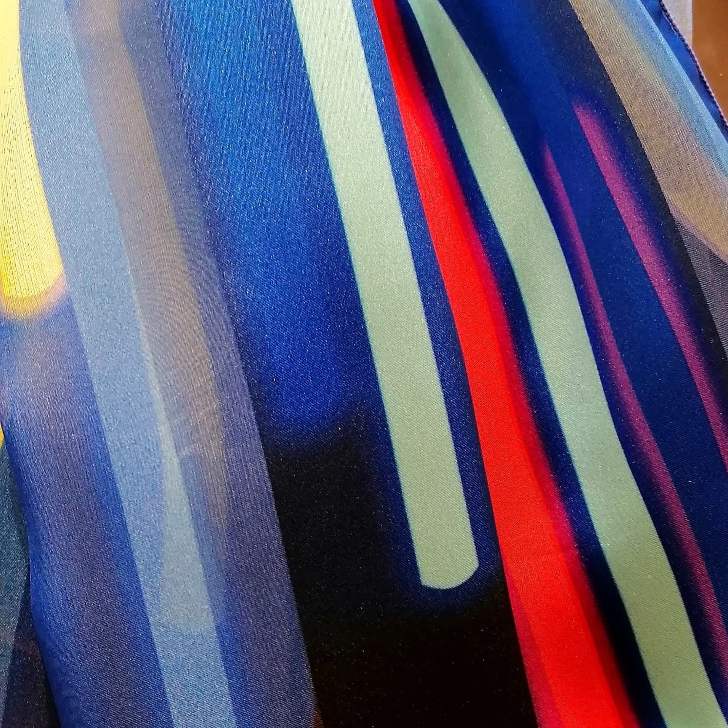 collection-echarpes-longues-140-neons-bleu-2